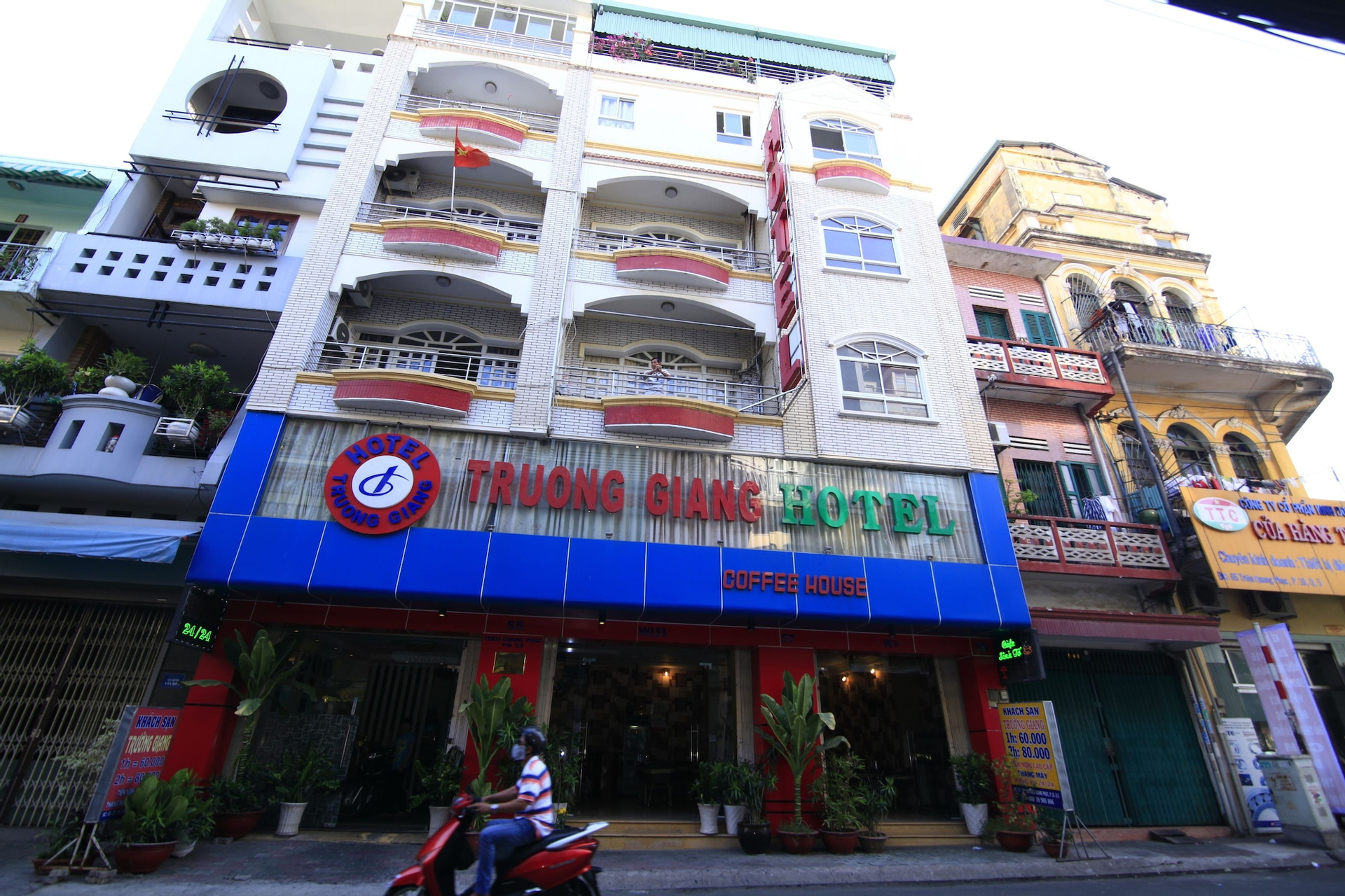 TRUONG GIANG HOTEL, Quận 5