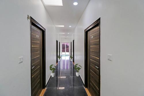 Others 5, OYO The Royal Plaza, Bulandshahr