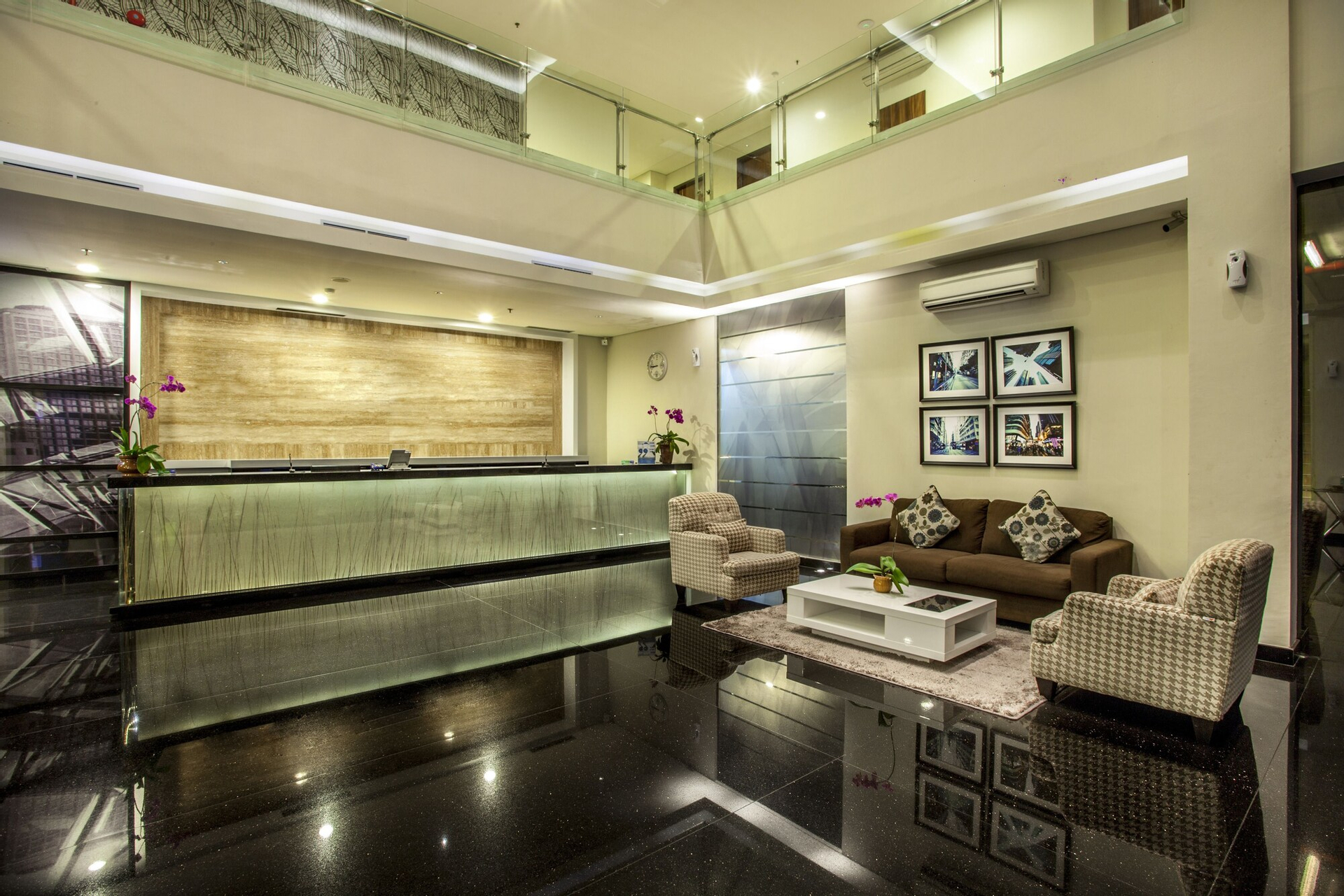 Public Area 2, Hotel 88 Embong Malang by WH, Surabaya