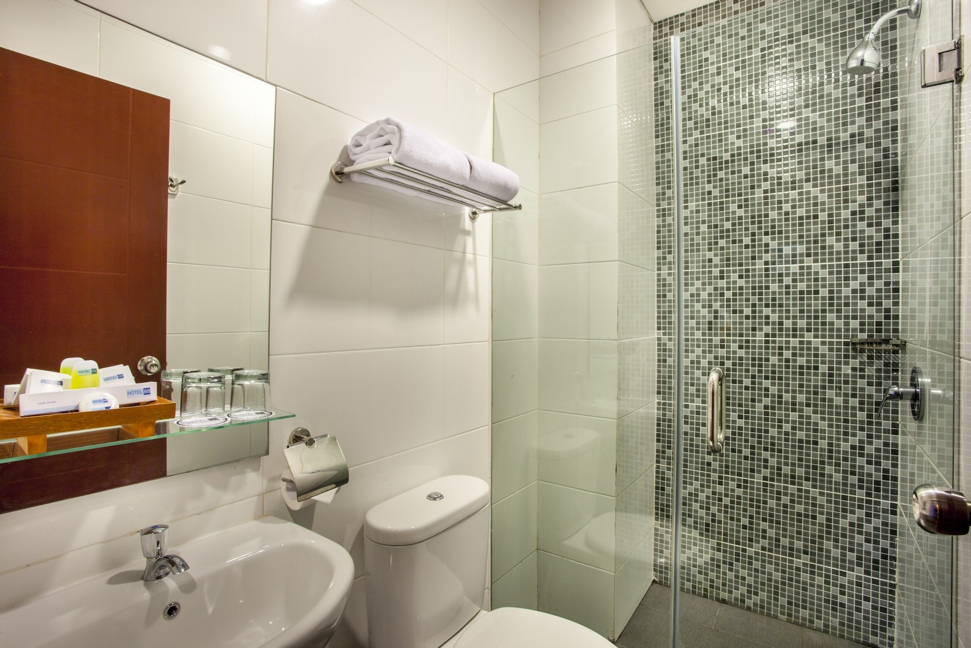Bedroom 5, Hotel 88 Embong Malang by WH, Surabaya