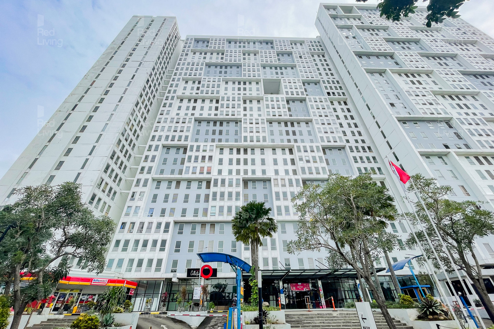 RedLiving Apartemen Patra Land Urbano - Rifki Rooms Tower Mid-West with Netflix, Bekasi