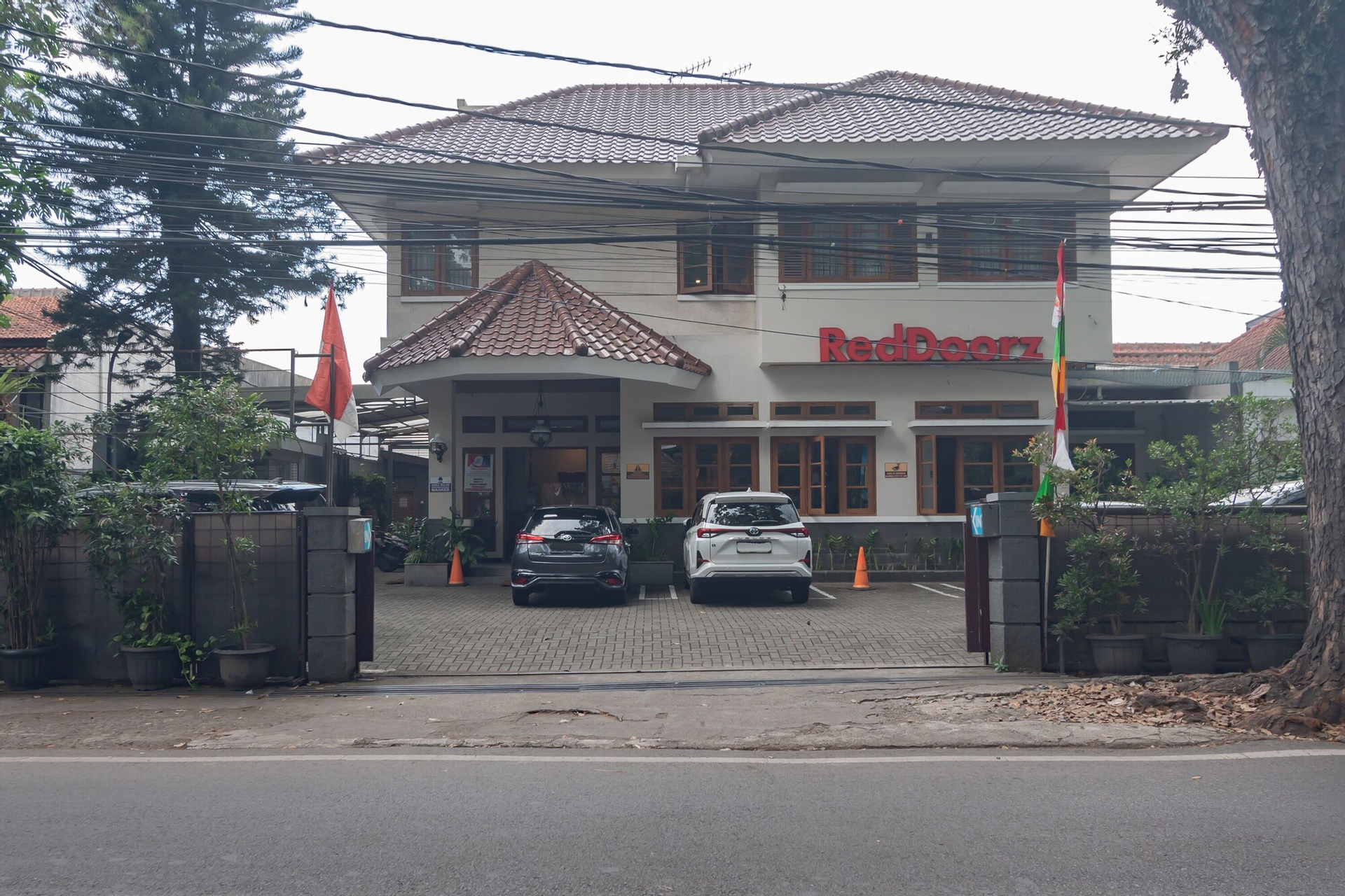 Exterior & Views 2, RedDoorz near Simpang Dago 2, Bandung