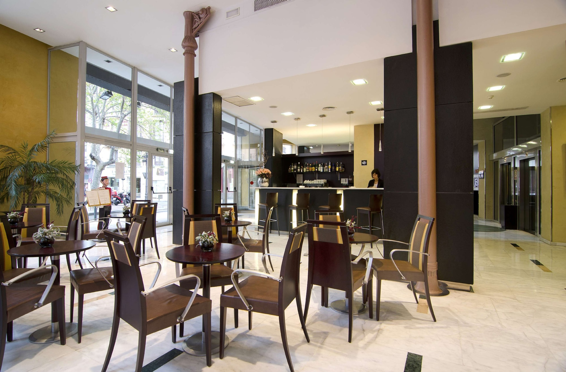 Food & Drinks 5, Catalonia El Pilar, Zaragoza