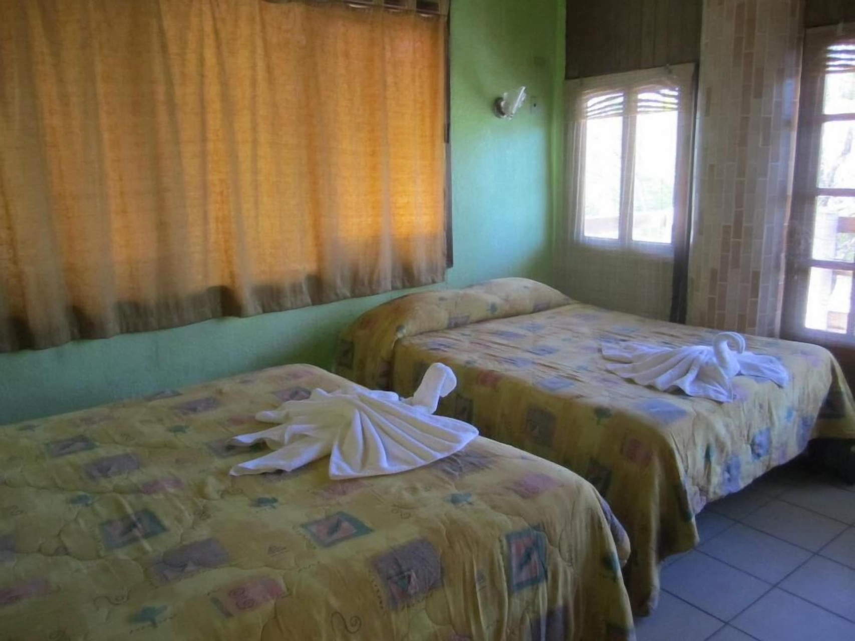 Bedroom 2, Hotel Sherwood, Tela