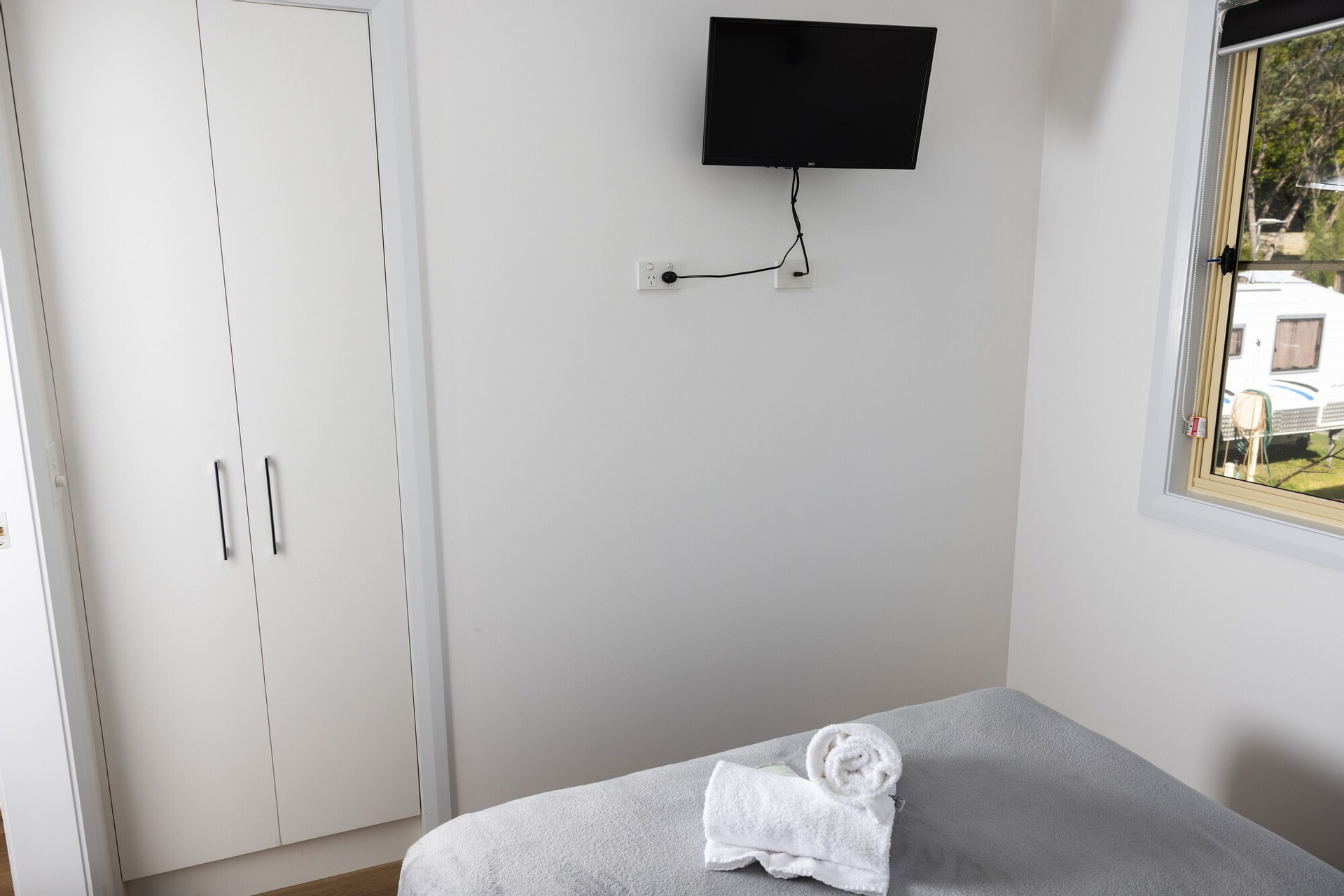 Bedroom 2, Banana Coast Caravan Park Hotel, Coffs Harbour - Pt A
