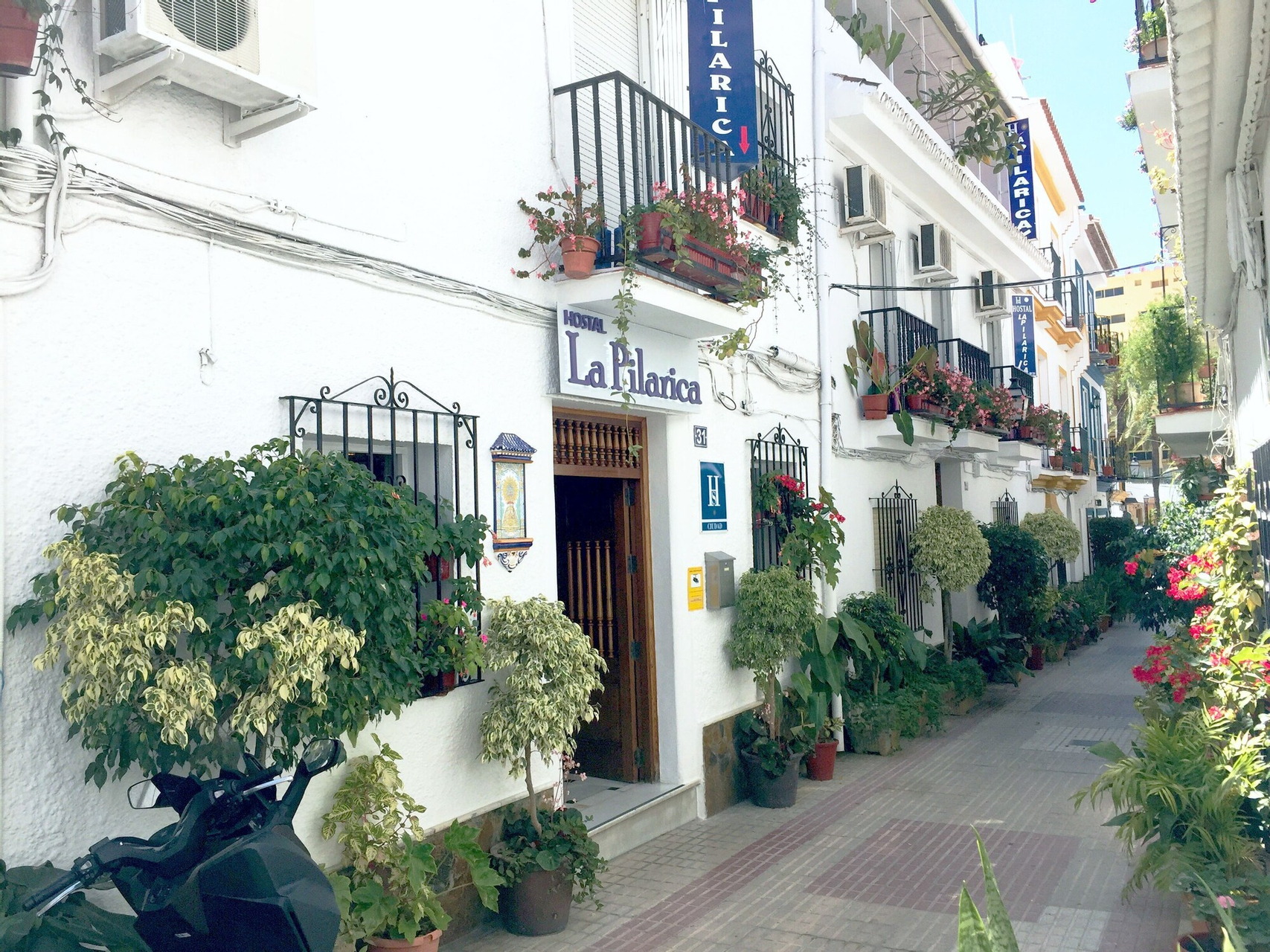 Exterior & Views 1, Hostal La Pilarica, Málaga