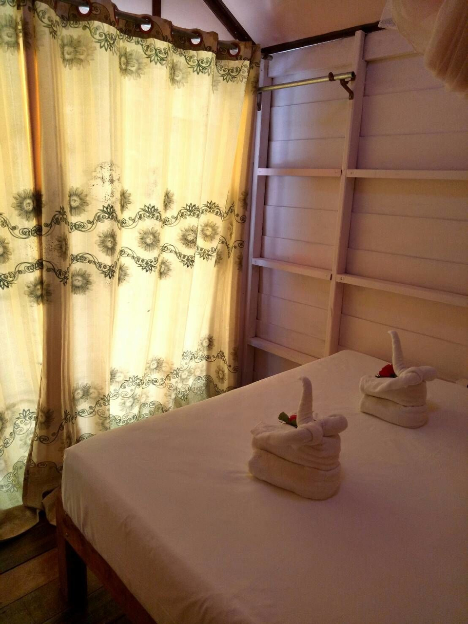 Room 4, Phusambig Resort, Kantrang