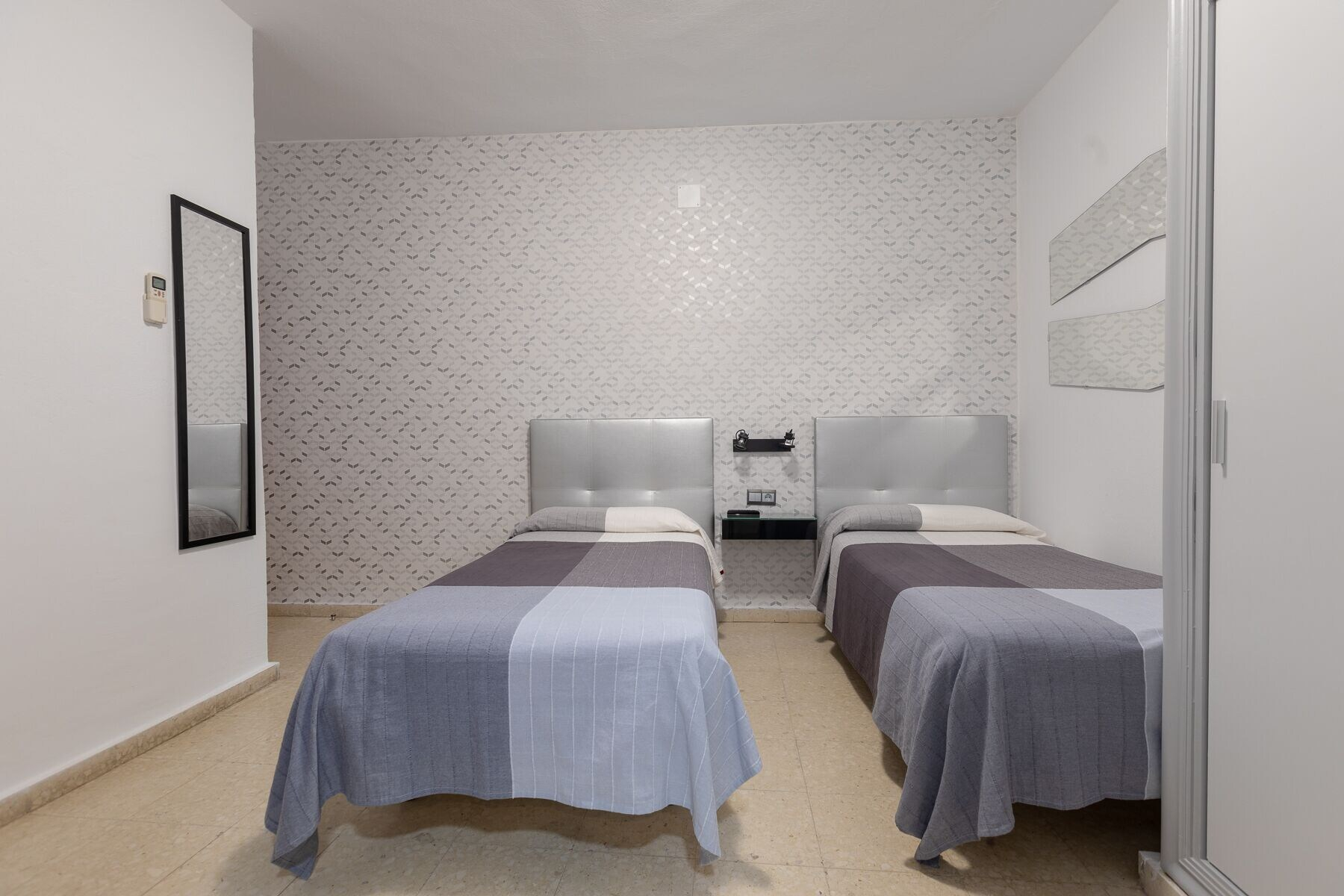 Bedroom 4, Hostal La Pilarica, Málaga