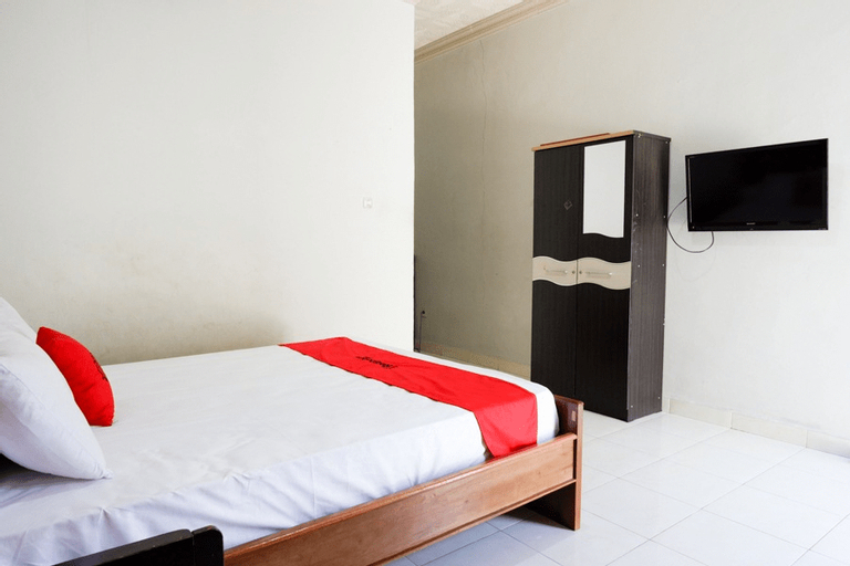 Bedroom 4, RedDoorz near Mutiara SIS Al Jufrie Airport Palu, Palu
