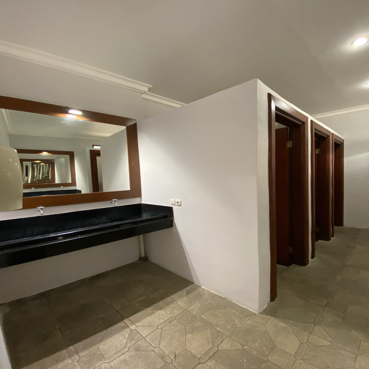 Bathroom 9