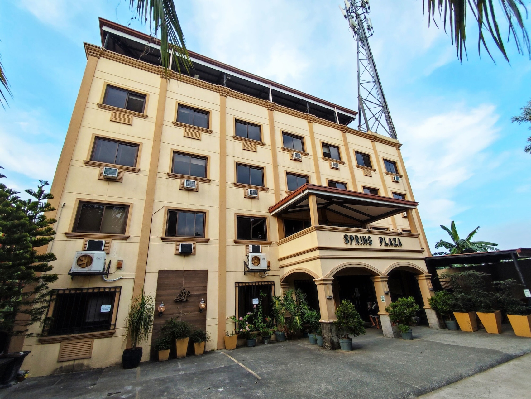 Spring Plaza Hotel, Dasmariñas