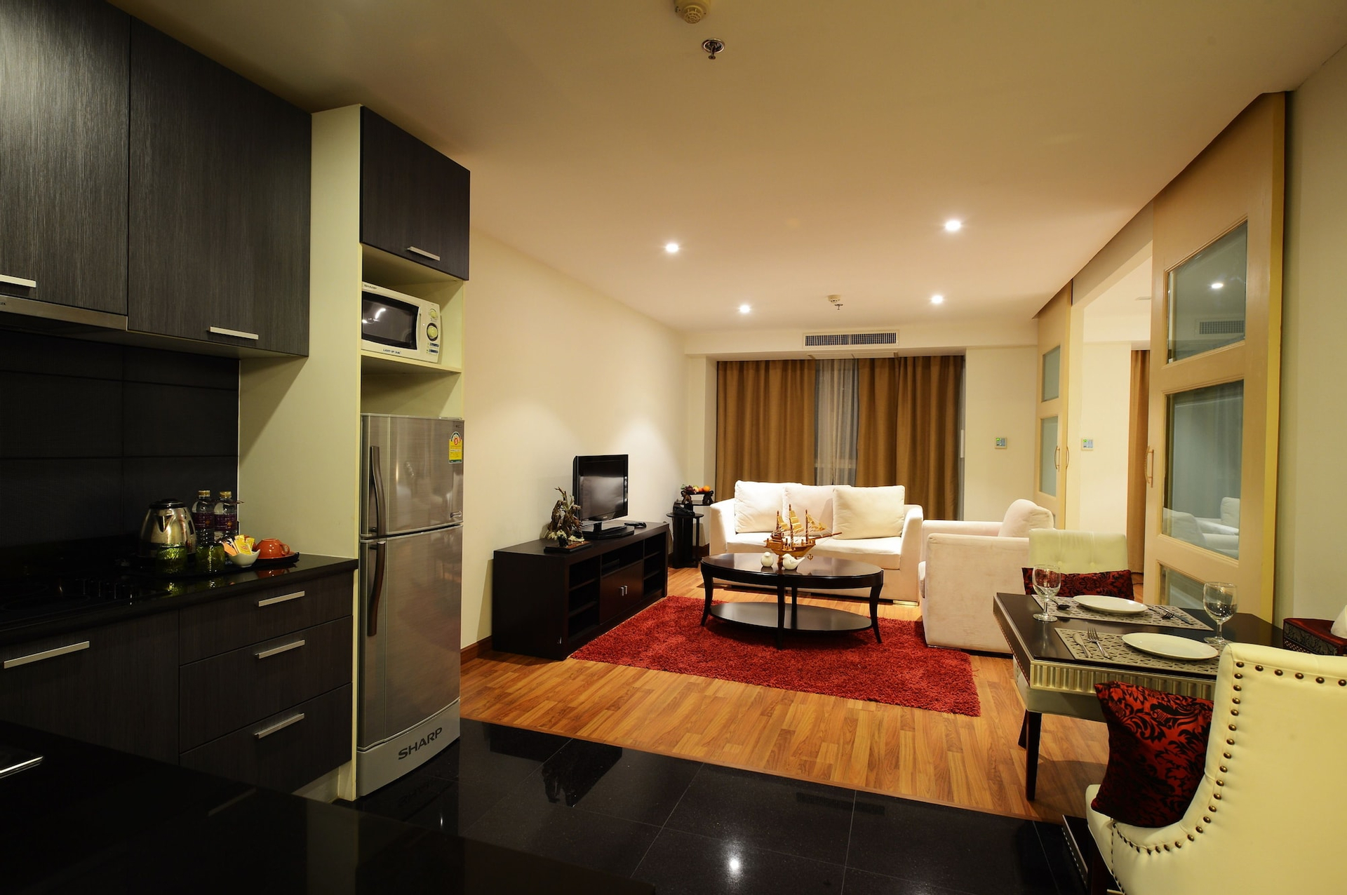 In-room dining 4