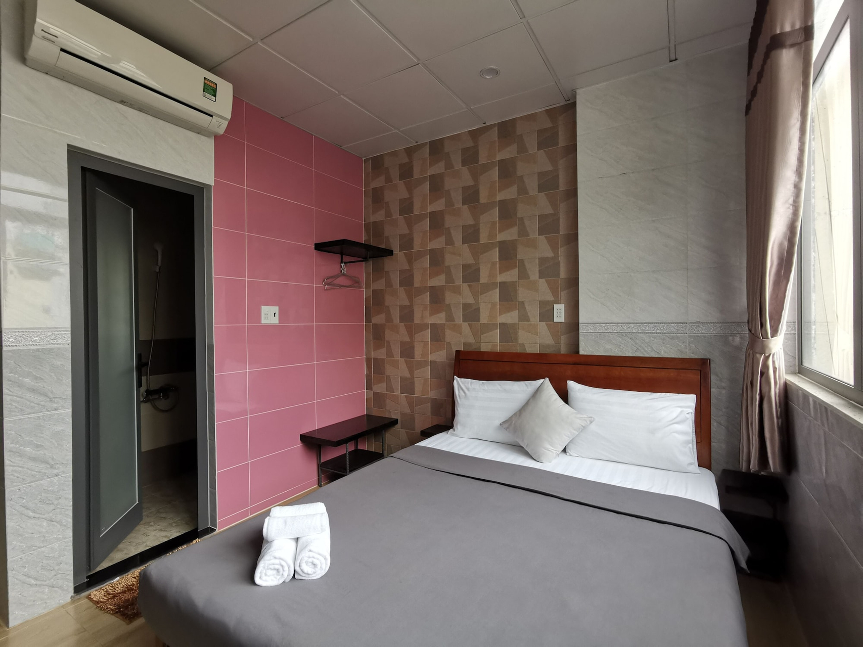 Cola's Homestay, Quận 1