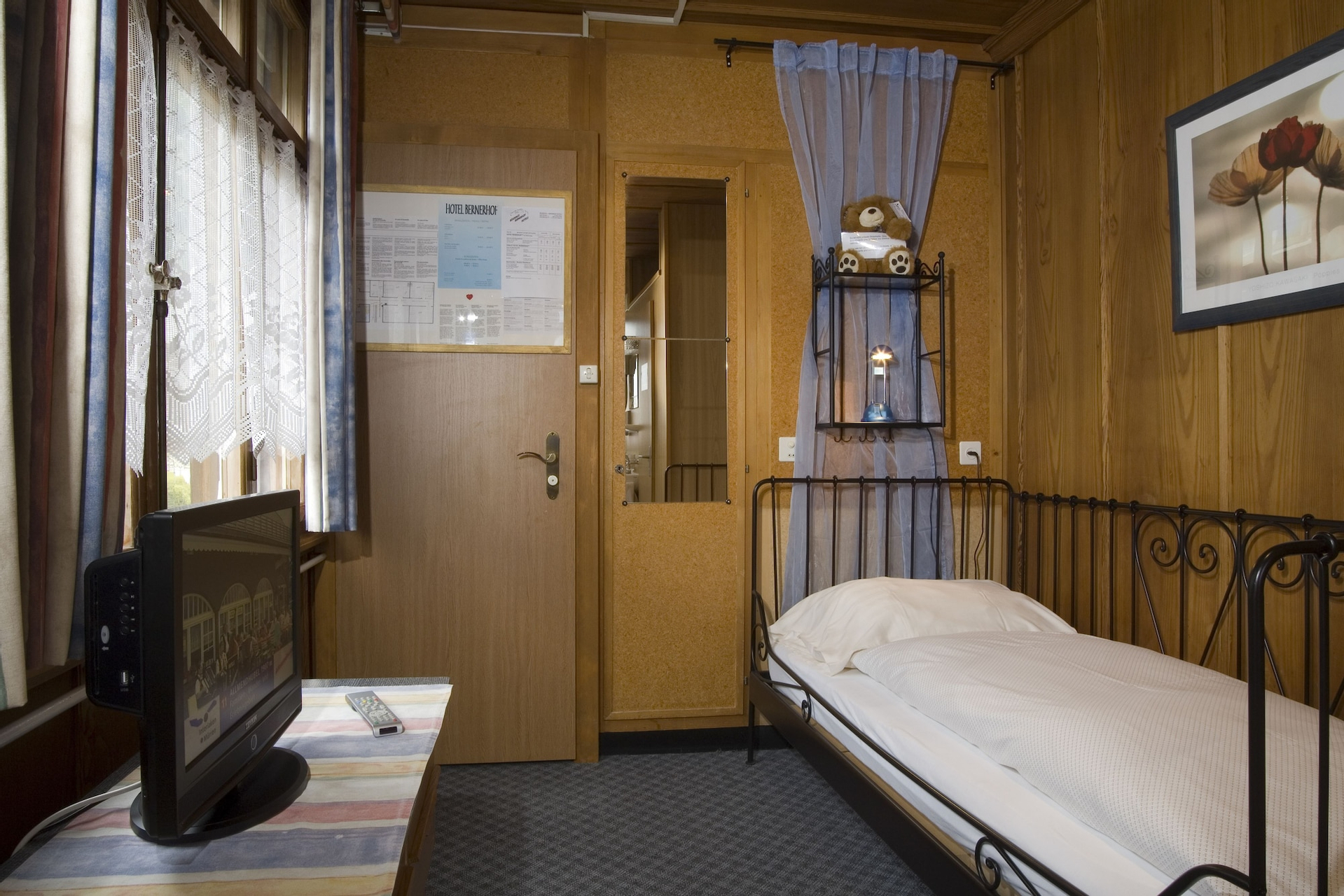 Bedroom 2, Swiss Lodge Hotel Bernerhof, Interlaken
