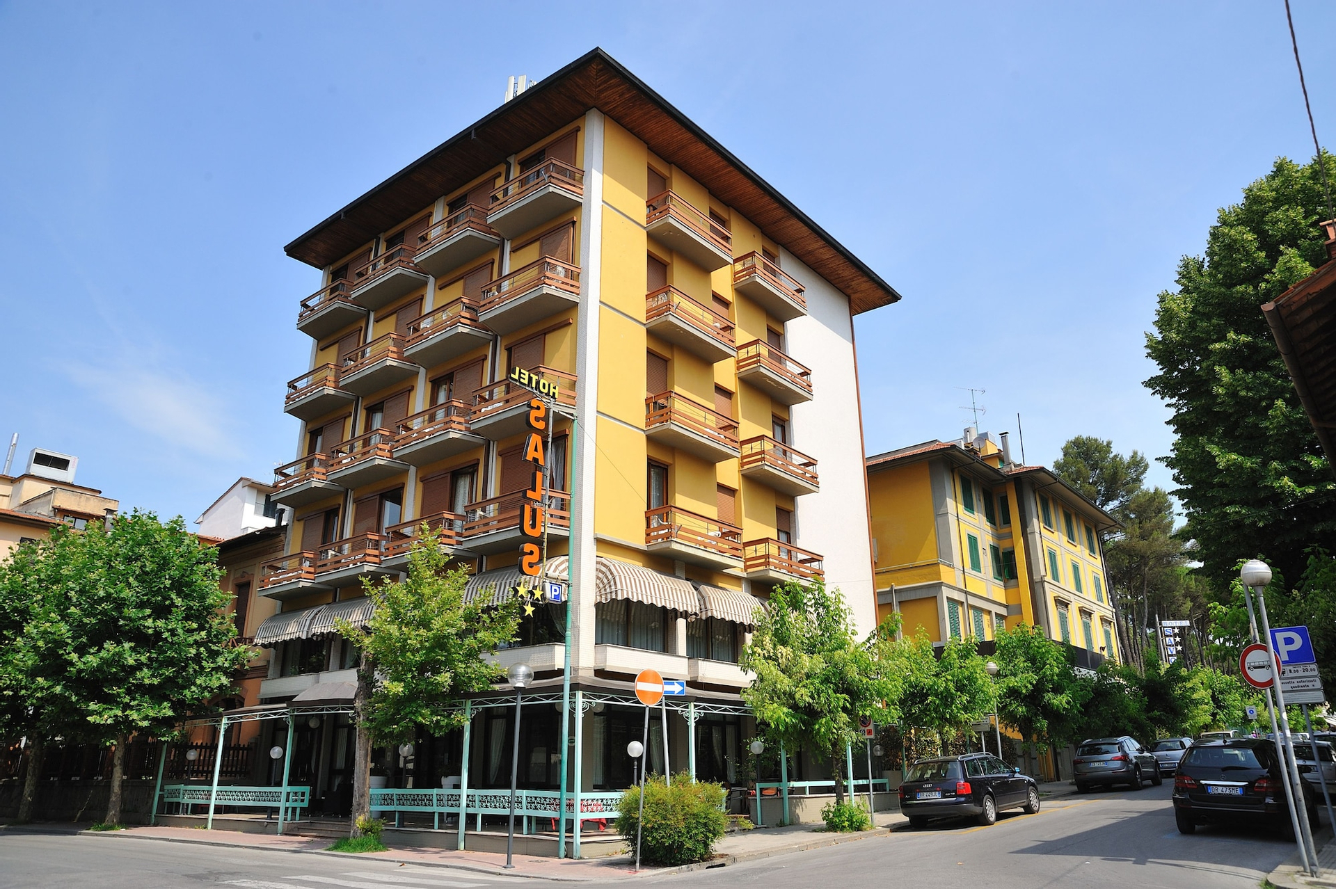 Exterior & Views 1, Salus, Pistoia