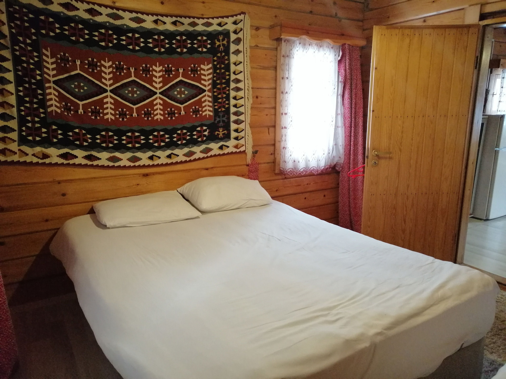 Abant Dere Otel, Merkez