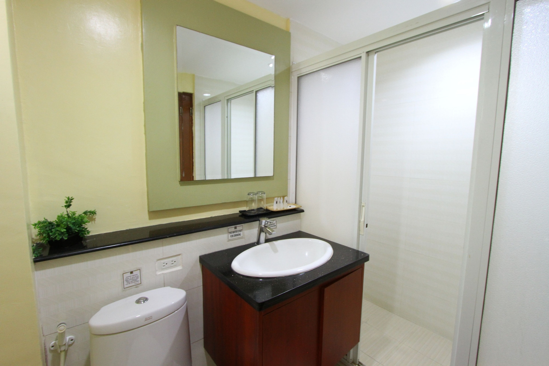 Bedroom 3, TRACE Suites, Los Baños