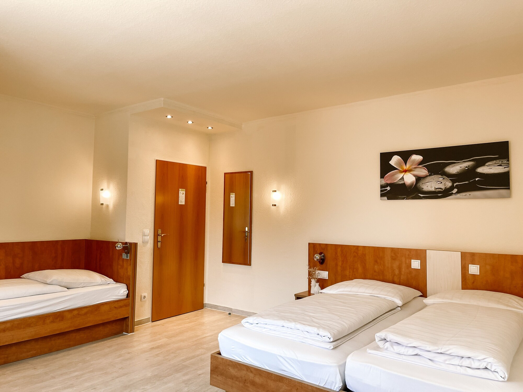 Bedroom 2, Hotel Falk, Bremen
