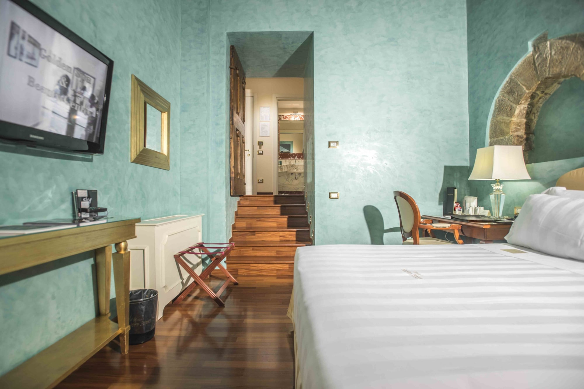 Bedroom 3, Golden Tower Hotel & Spa, Florence