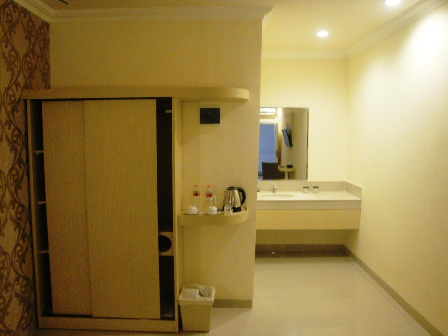Bedroom 4, Ramayana Hotel, Makassar