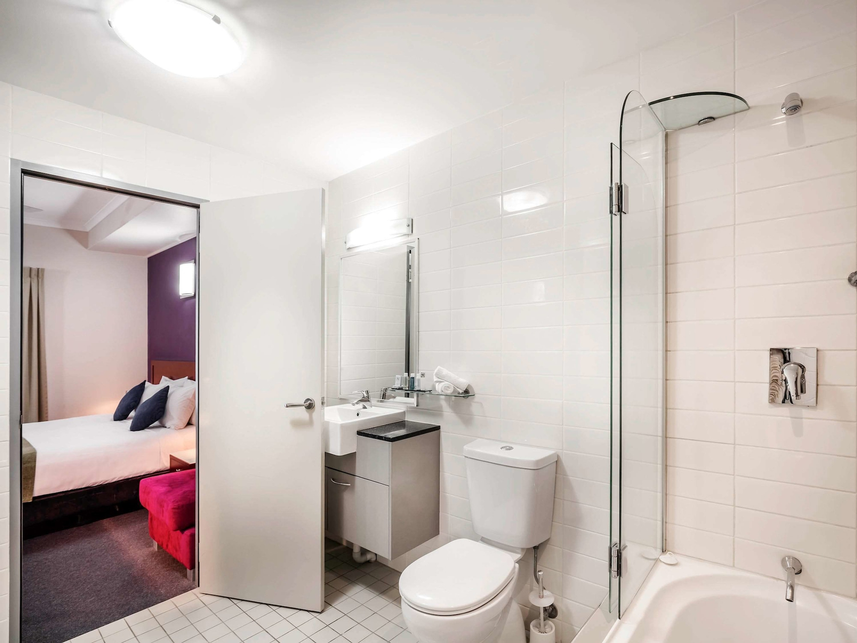 Bedroom 5, Novotel Darwin Airport, City - Remainder