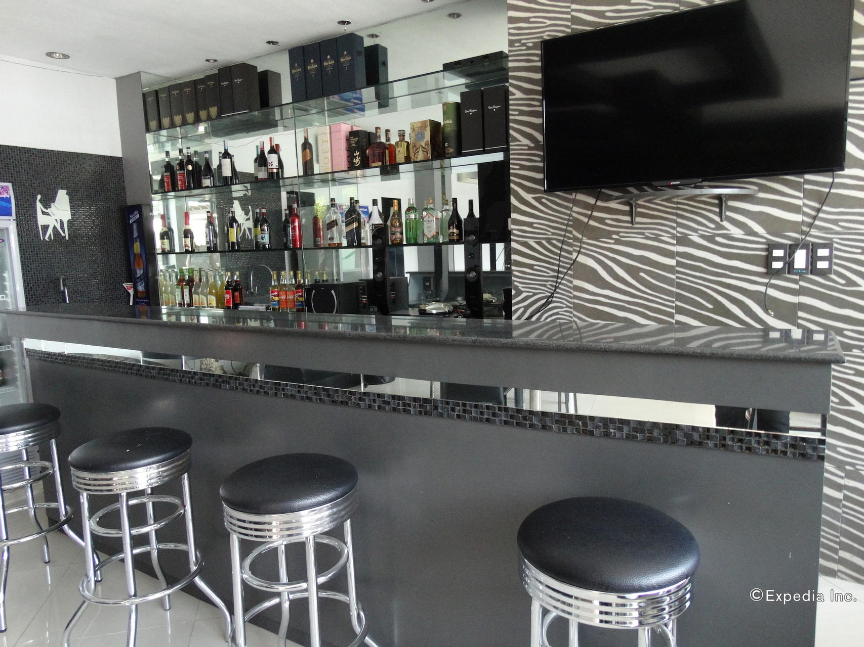 Food & Drinks 5, Peridot Suites, Davao City