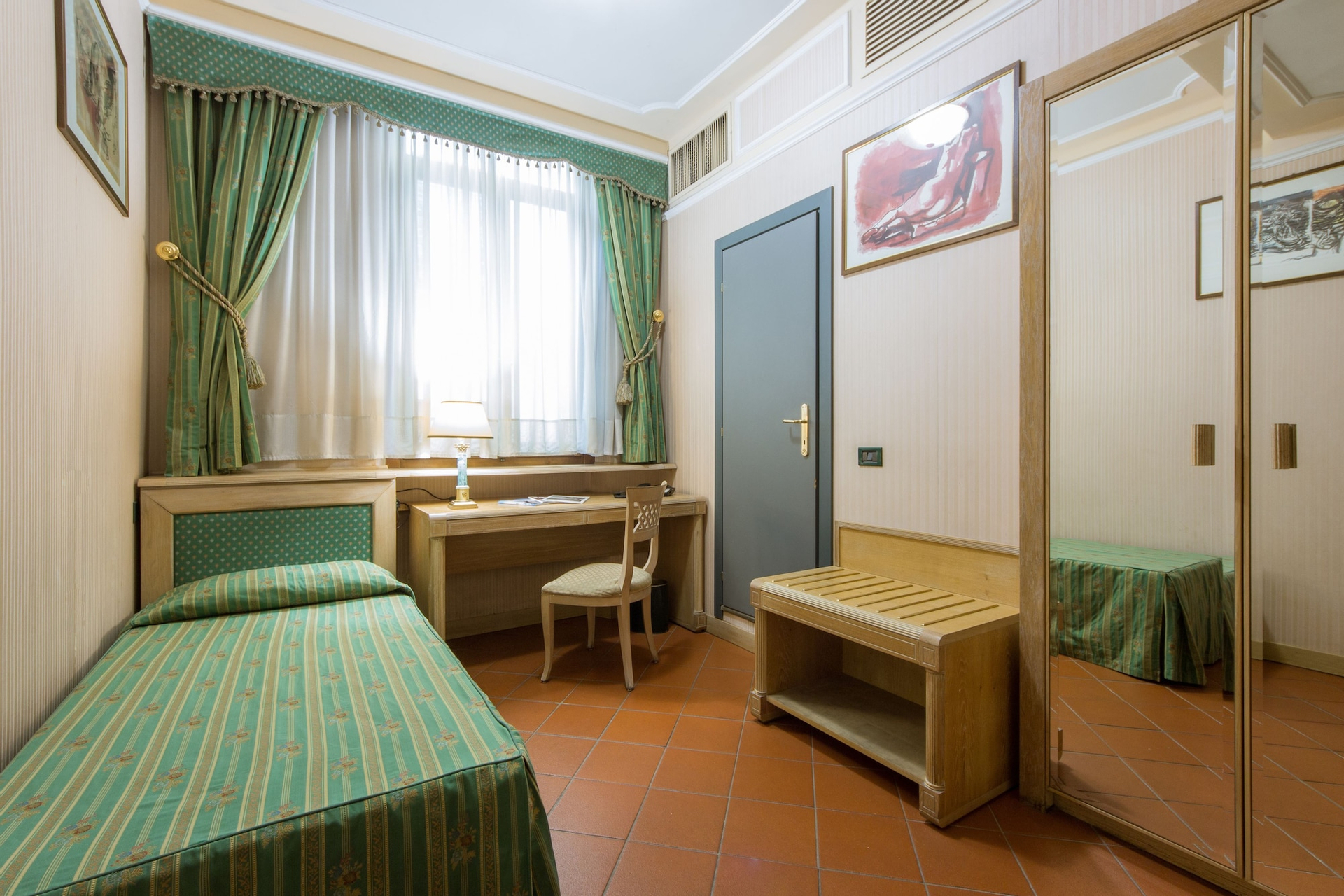 Bedroom 3, Panama, Florence