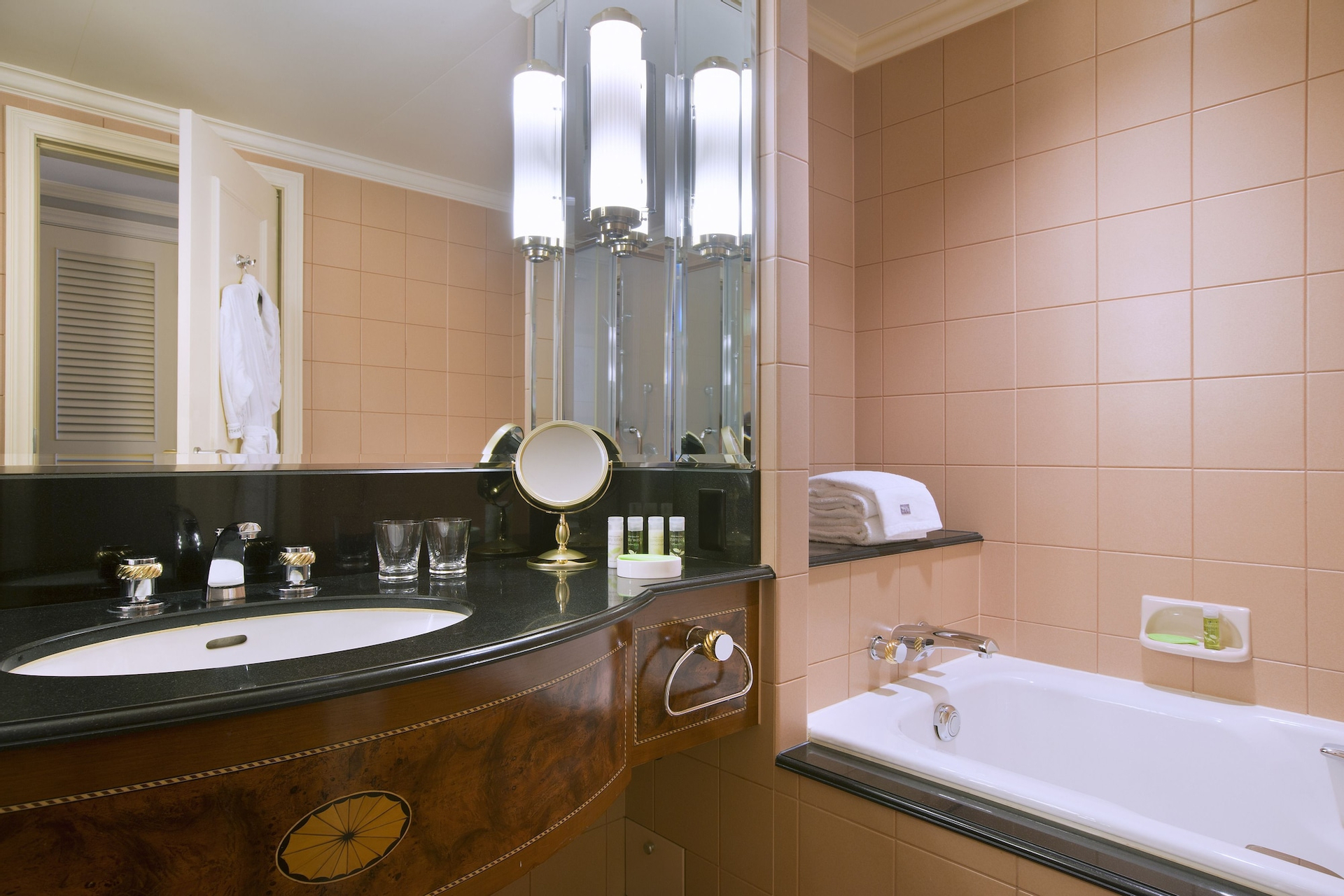 Bedroom 5, The Westin Tokyo, Meguro