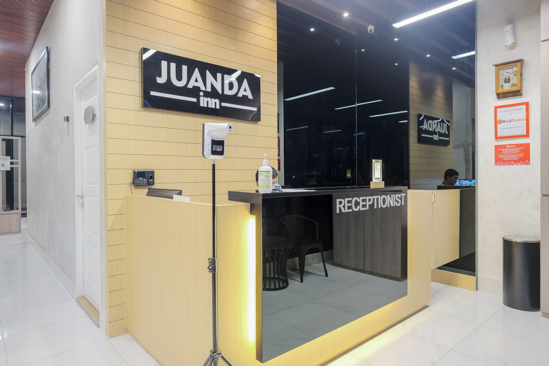 Public Area 3, RedDoorz Plus @ Jalan Juanda Medan, Medan