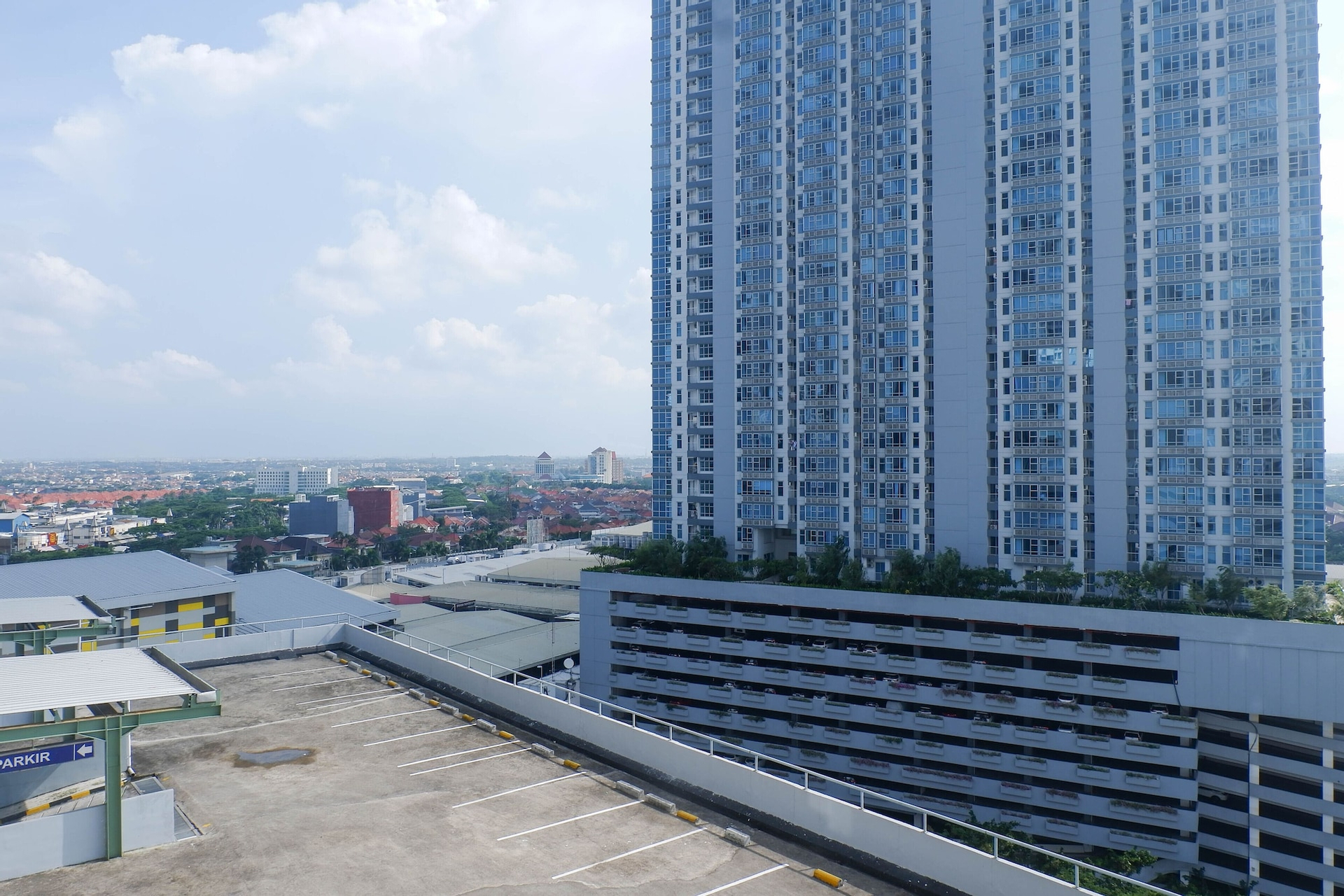 Exterior & Views 2, Comfortable and Well Appointed Studio Apartment Supermall Mansion By Travelio, Surabaya