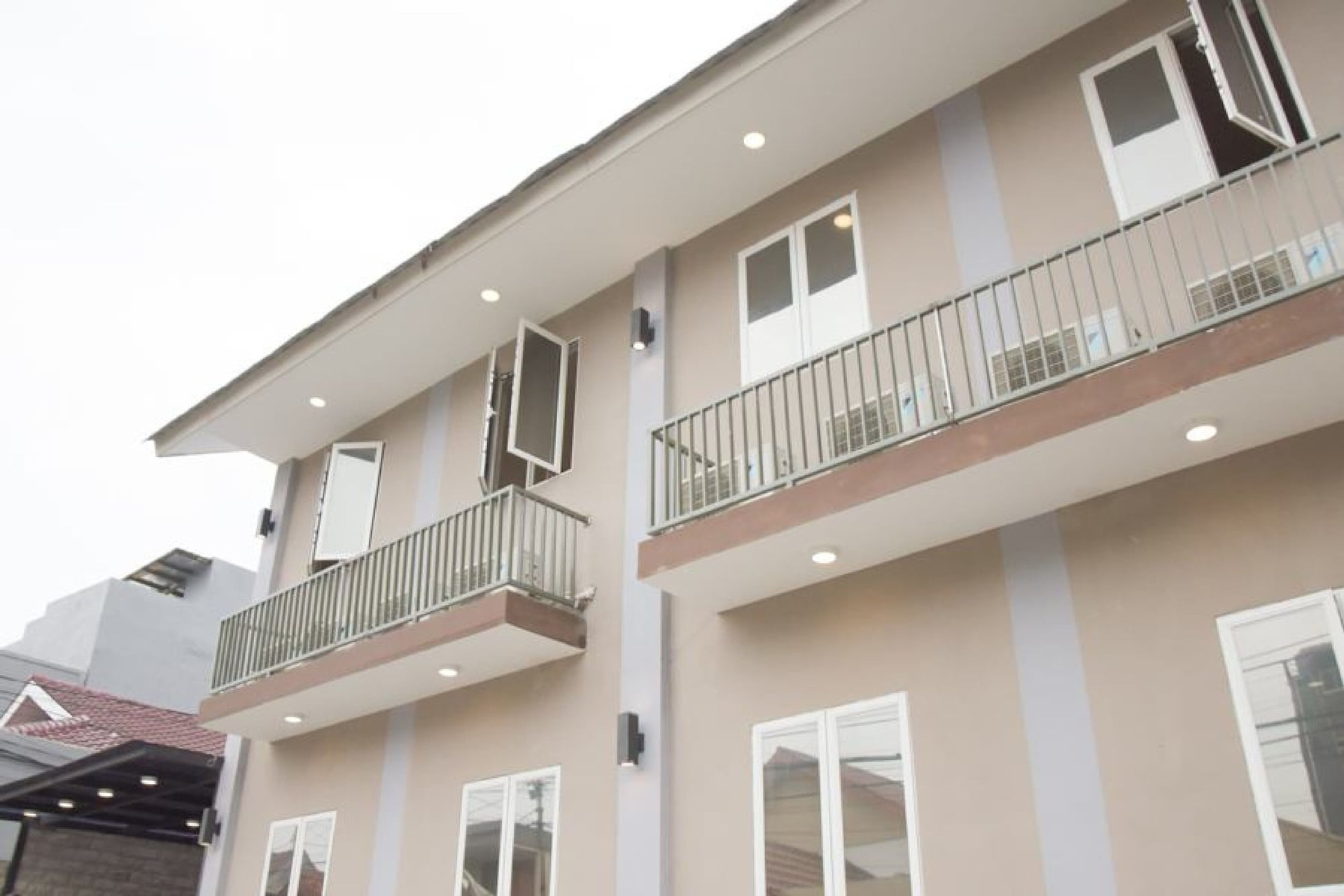 Exterior & Views 2, RedDoorz Plus Syariah near Manggarai Station 3, Jakarta Selatan