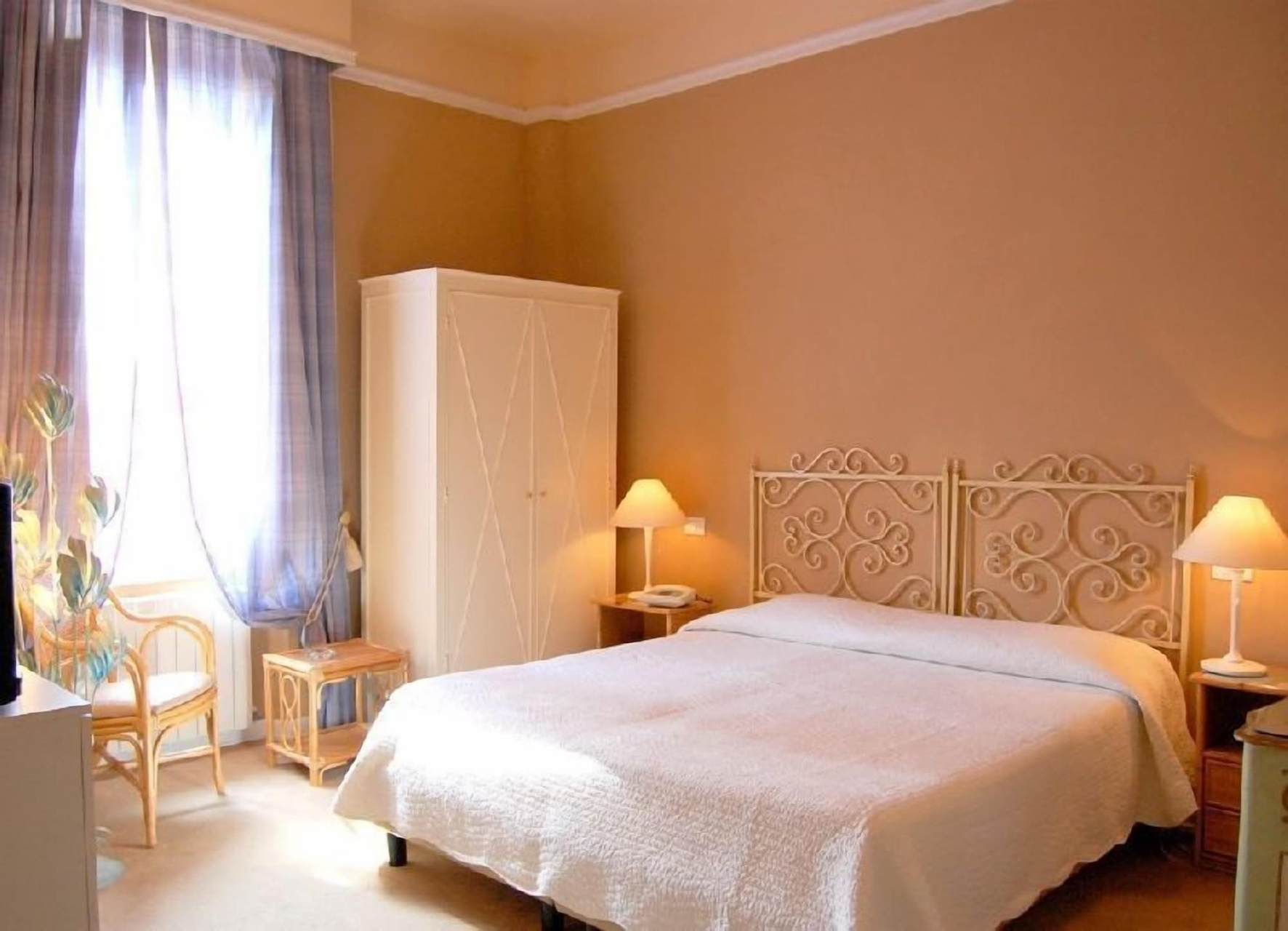 Room 4, Mediterraneo, Pistoia