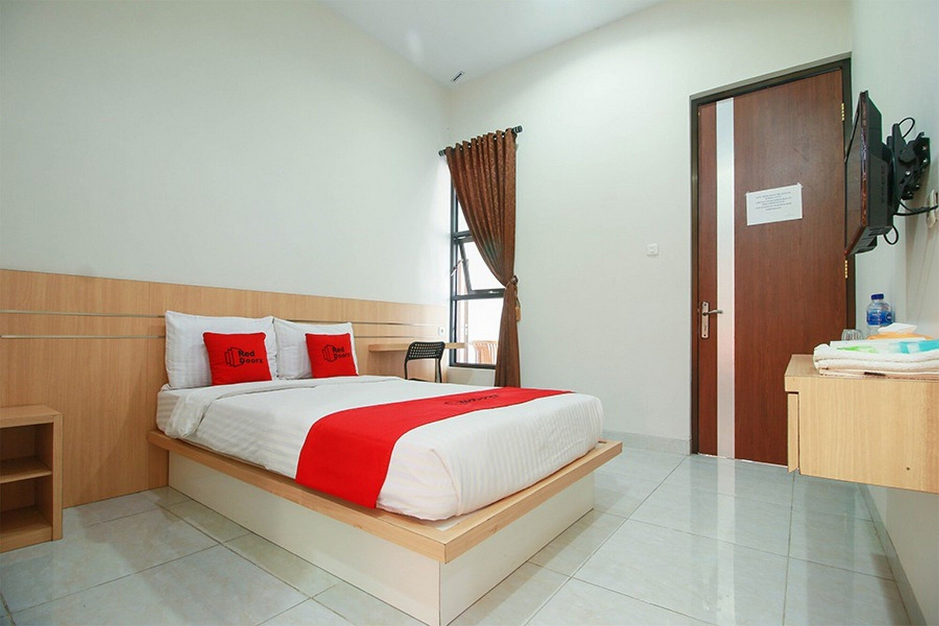 Bedroom 3, RedDoorz Syariah near Universitas Jenderal Soedirman, Banyumas
