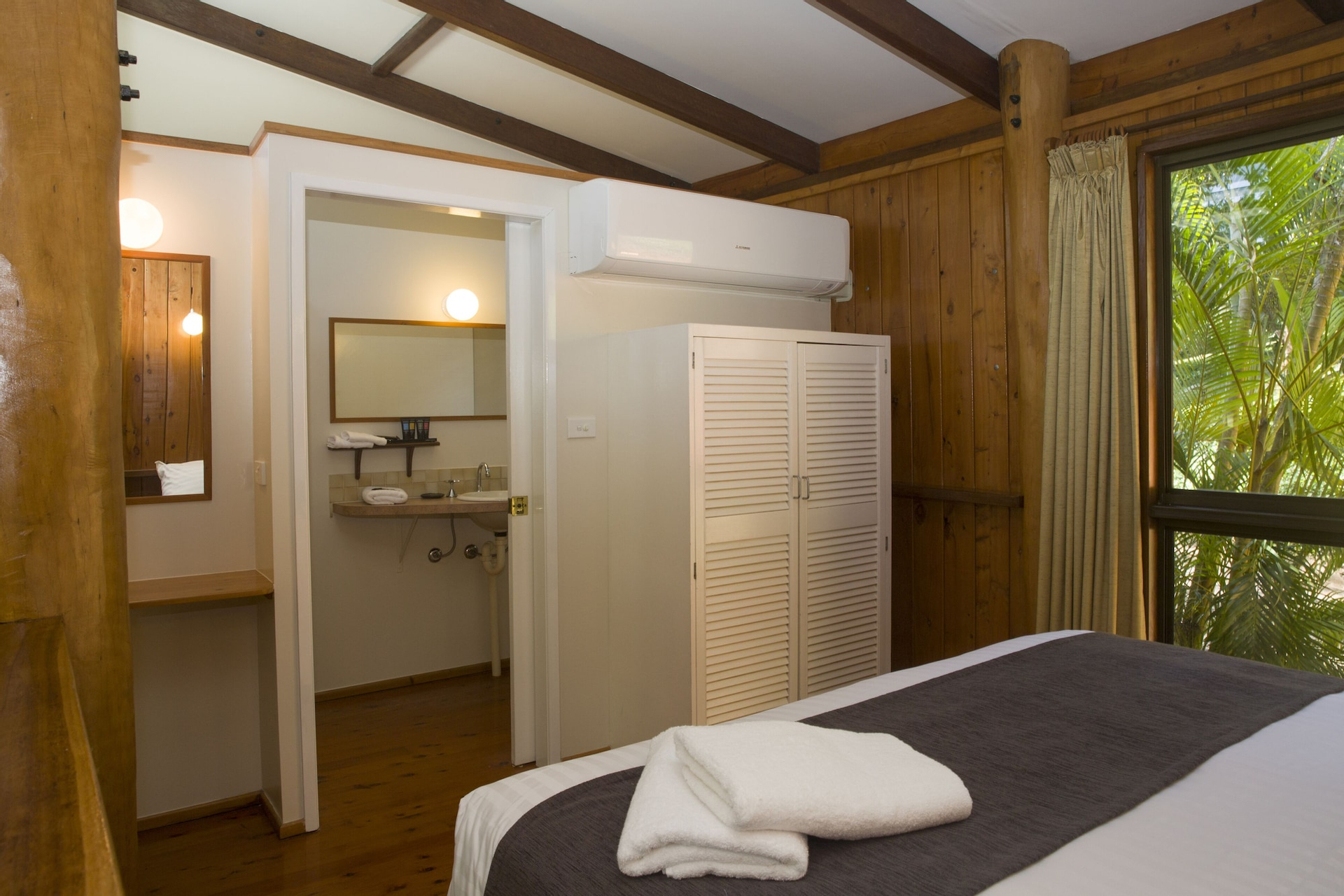 Bedroom 2, Milkwood Lodge, Cook