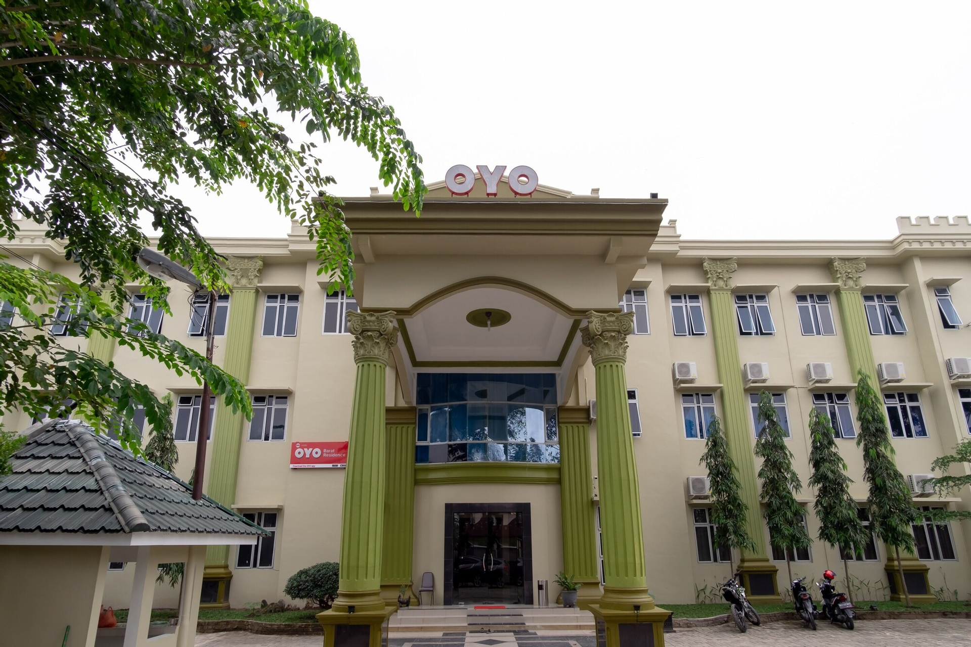 Exterior & Views 2, OYO 1400 Barat Residence Syariah, Medan