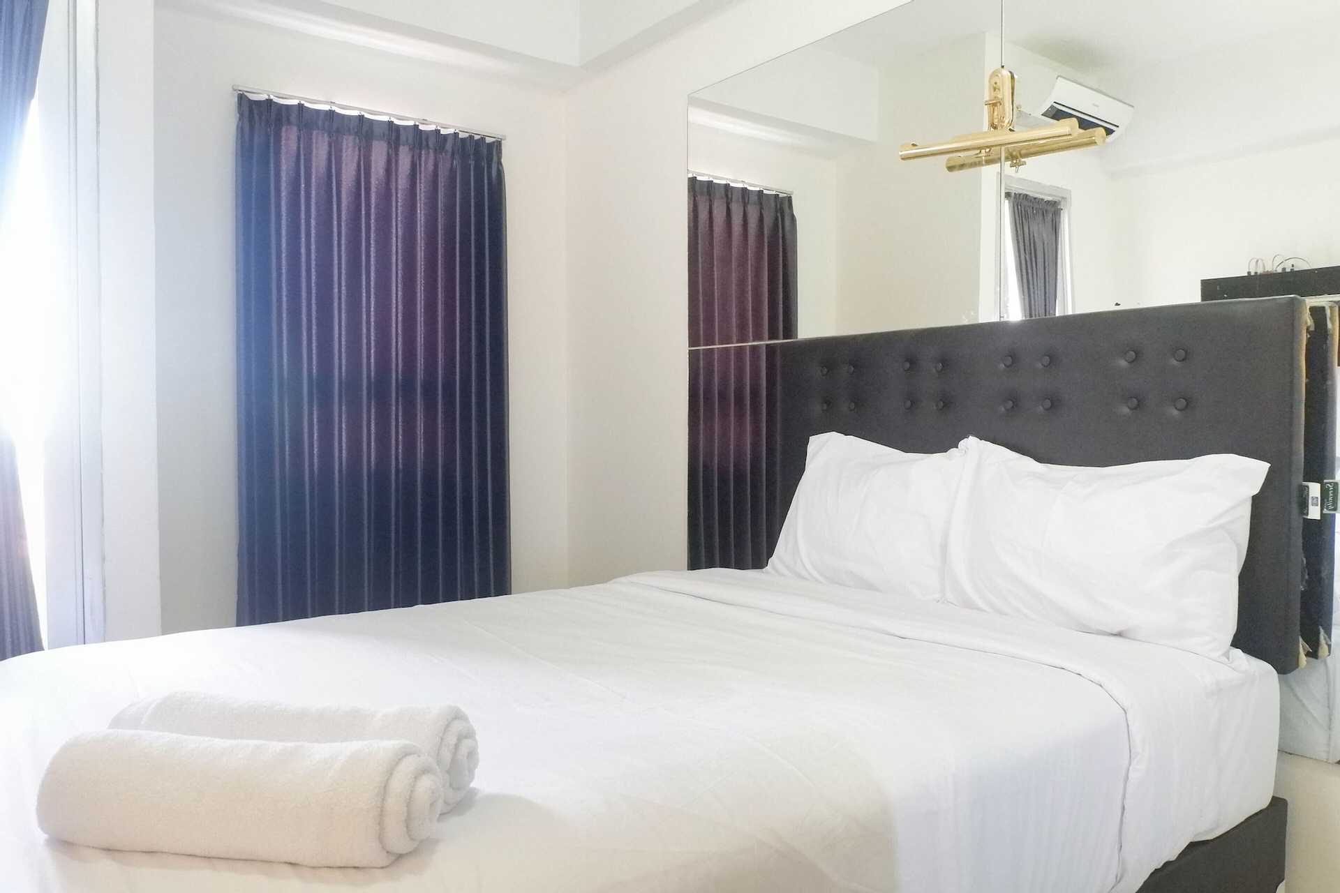 Cozy Living Studio Apartment At Puri Mas, Surabaya
