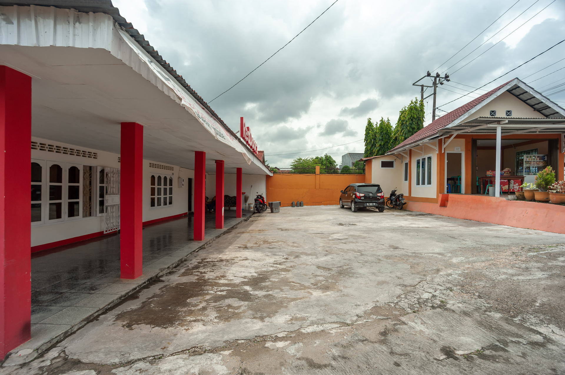 Exterior & Views 2, RedDoorz Syariah near Tugu Juang Jambi 3, Jambi