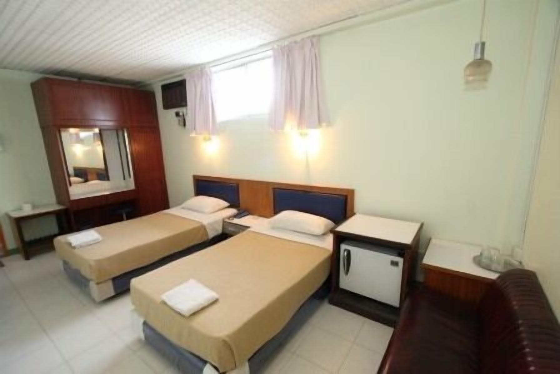 Bedroom 4, Hotel Lotte, Kinta