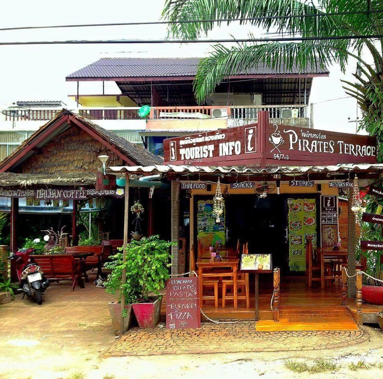 Pirates Terrace, Pathiu