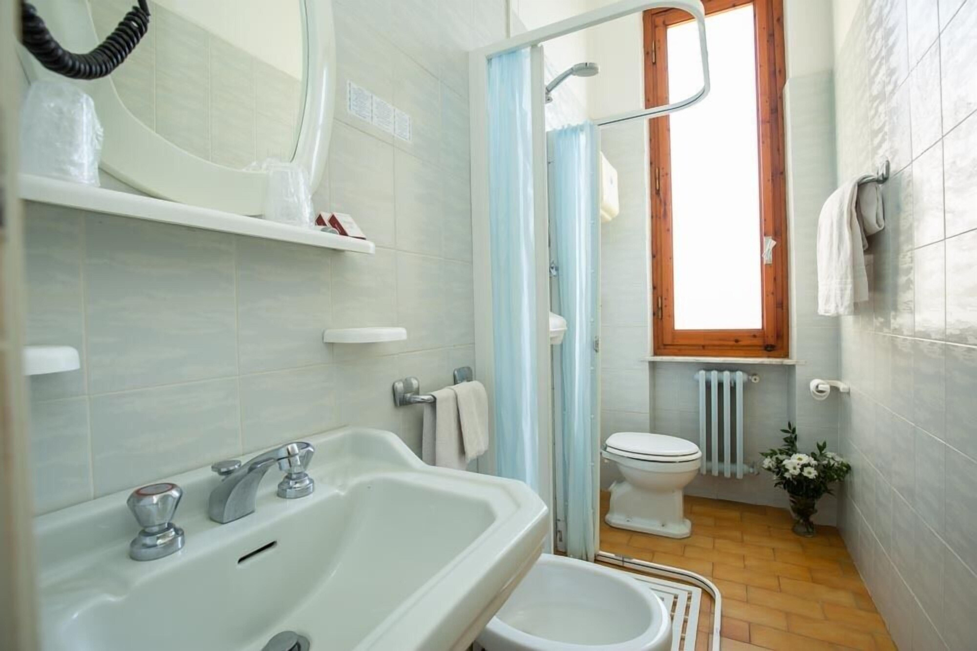 Bedroom 4, Hotel Alassio, Pistoia