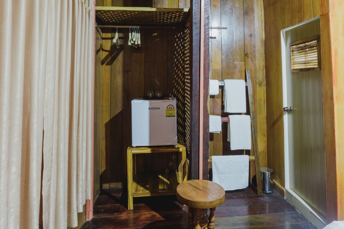 Room amenity 3, The History Cafe' & Guesthouse, Muang Sukhothai
