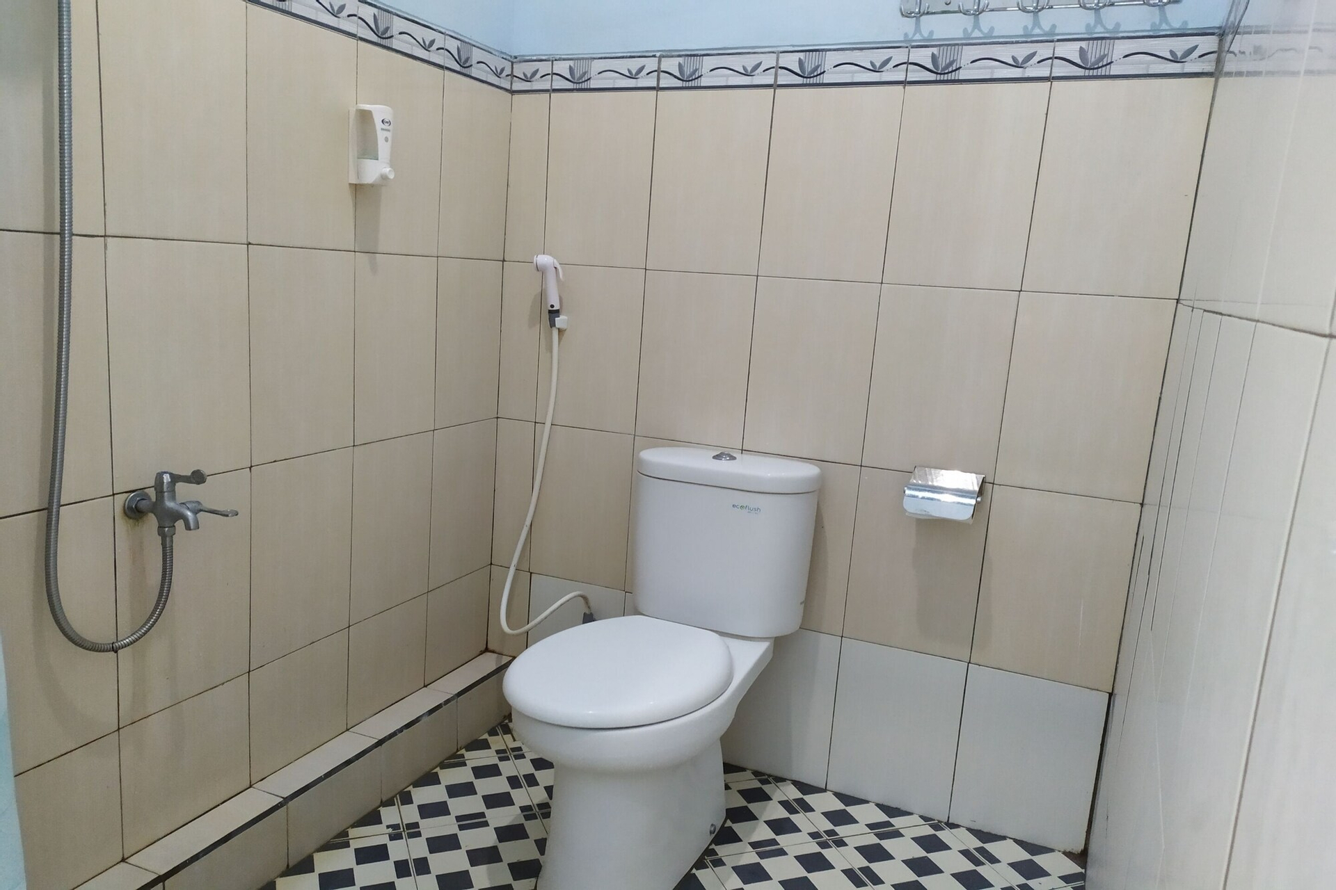 Bathroom 5, OYO 2423 Hotel Tubalong Taliwang Syariah, Sumbawa Barat