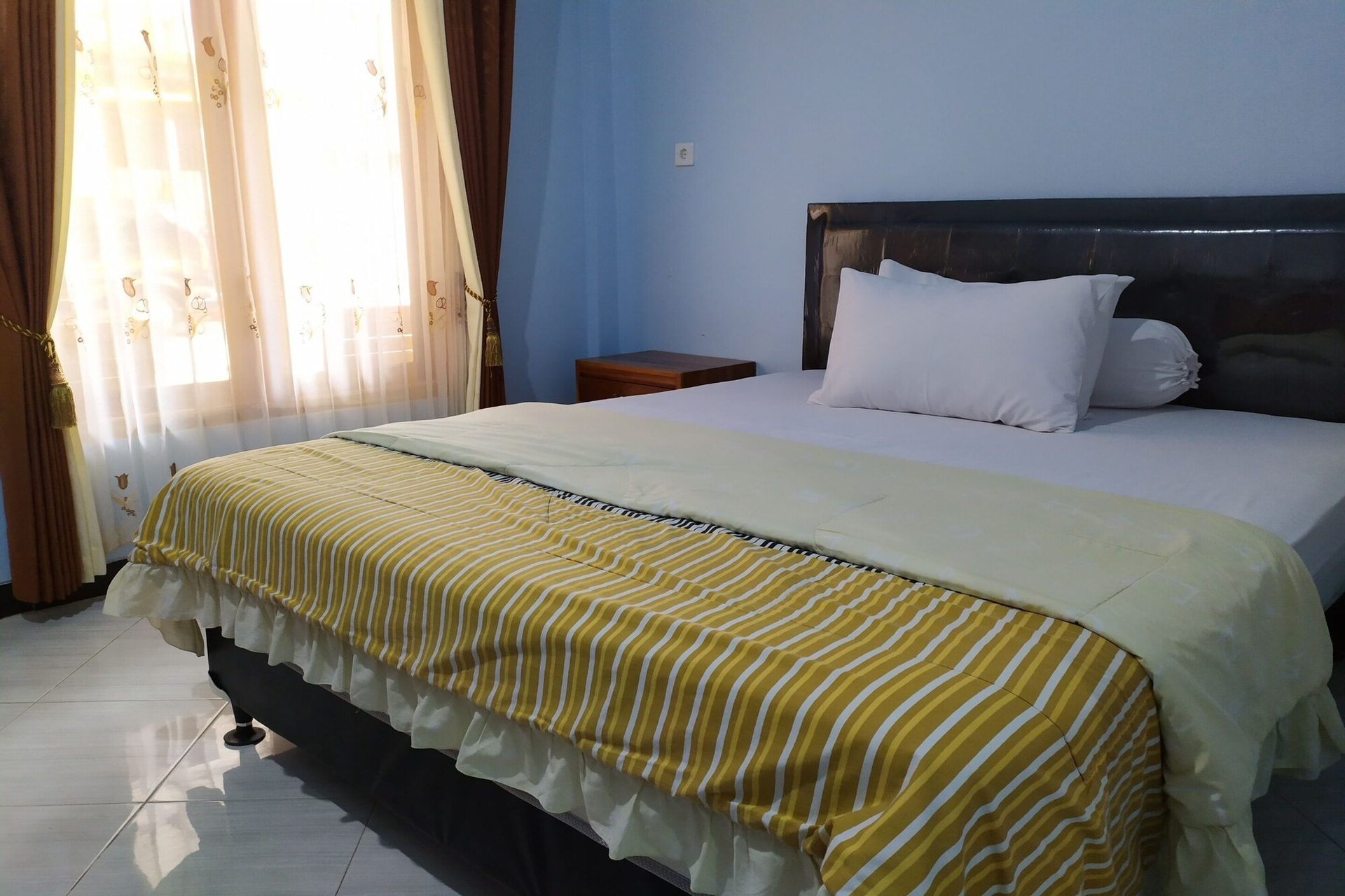 Bedroom 1, Hotel Tubalong Taliwang Syariah, Sumbawa Barat