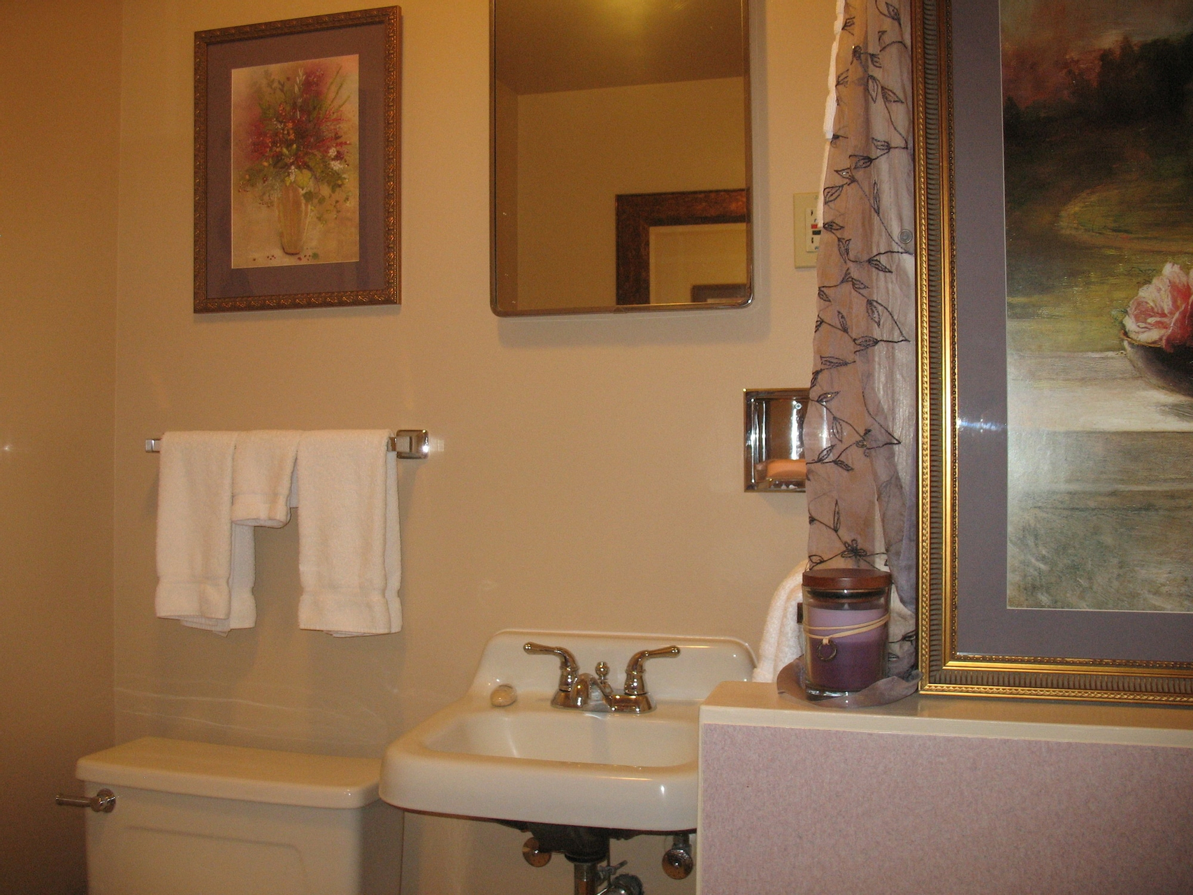 Bedroom 3, The Weinhard Hotel, Columbia