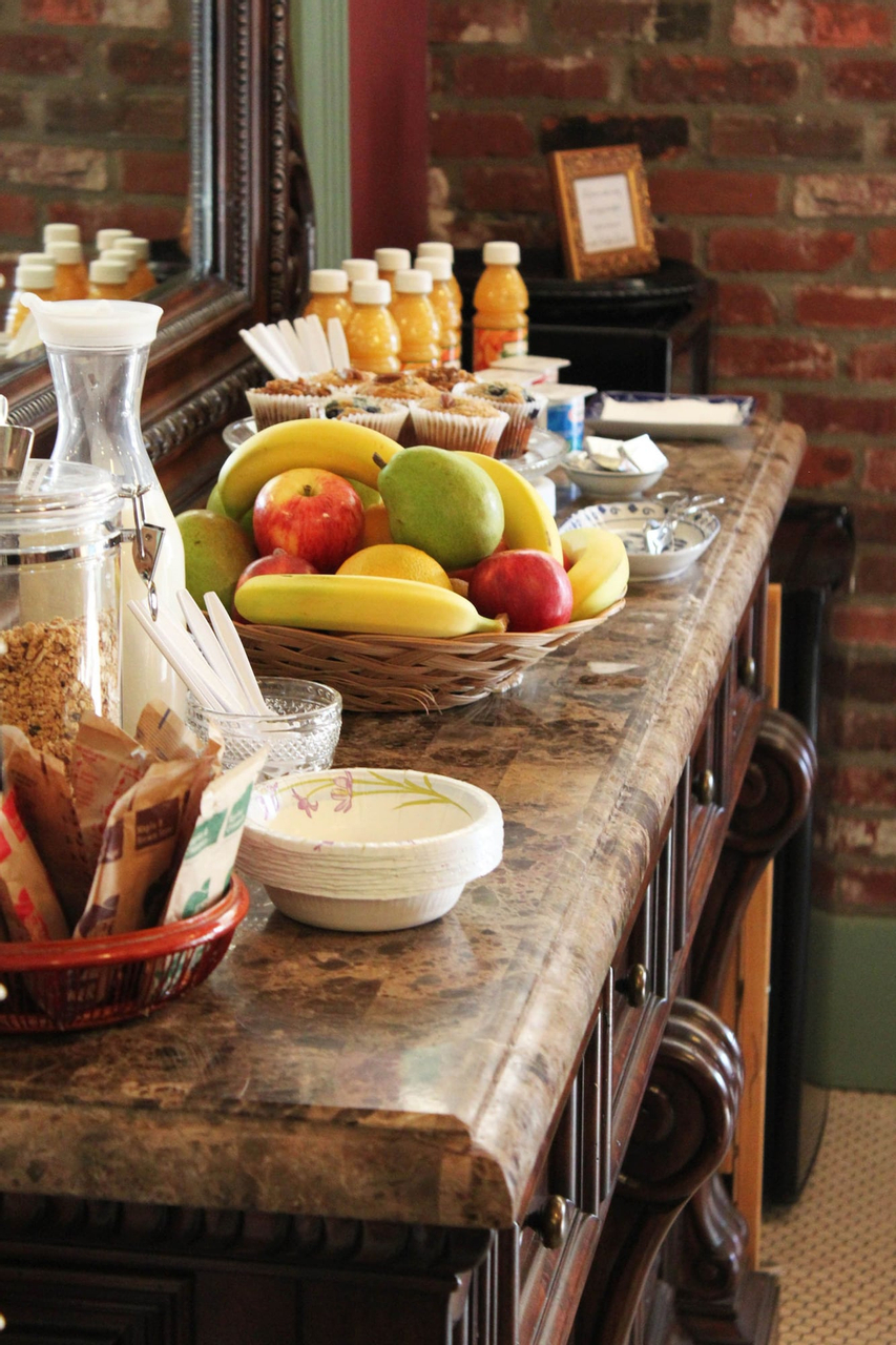 Food & Drinks 4, The Weinhard Hotel, Columbia