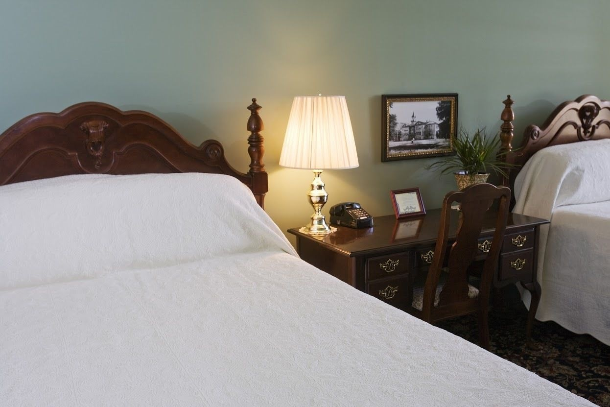 Bedroom 2, The Weinhard Hotel, Columbia