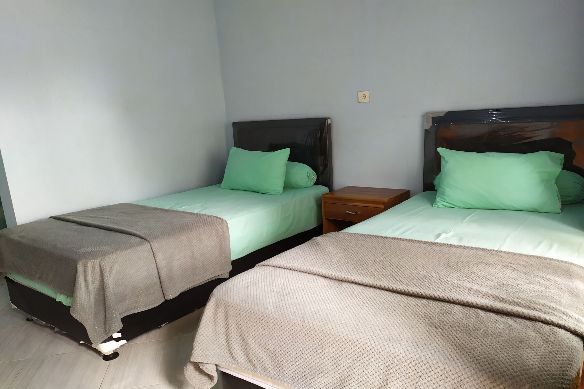 Room 4, OYO 2423 Hotel Tubalong Taliwang Syariah, Sumbawa Barat