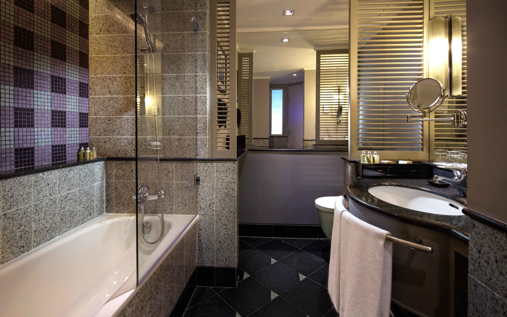Bedroom 5, Sofitel Saigon Plaza, Quận 1