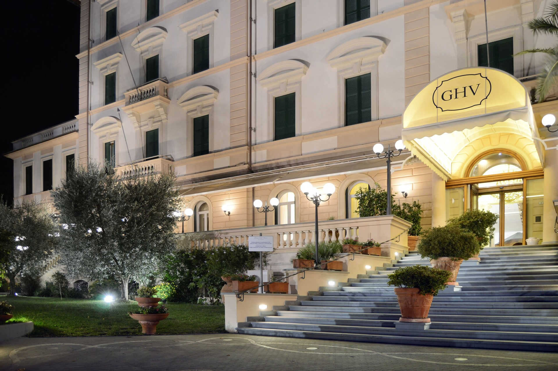 Exterior & Views 2, Grand Hotel Vittoria, Pistoia