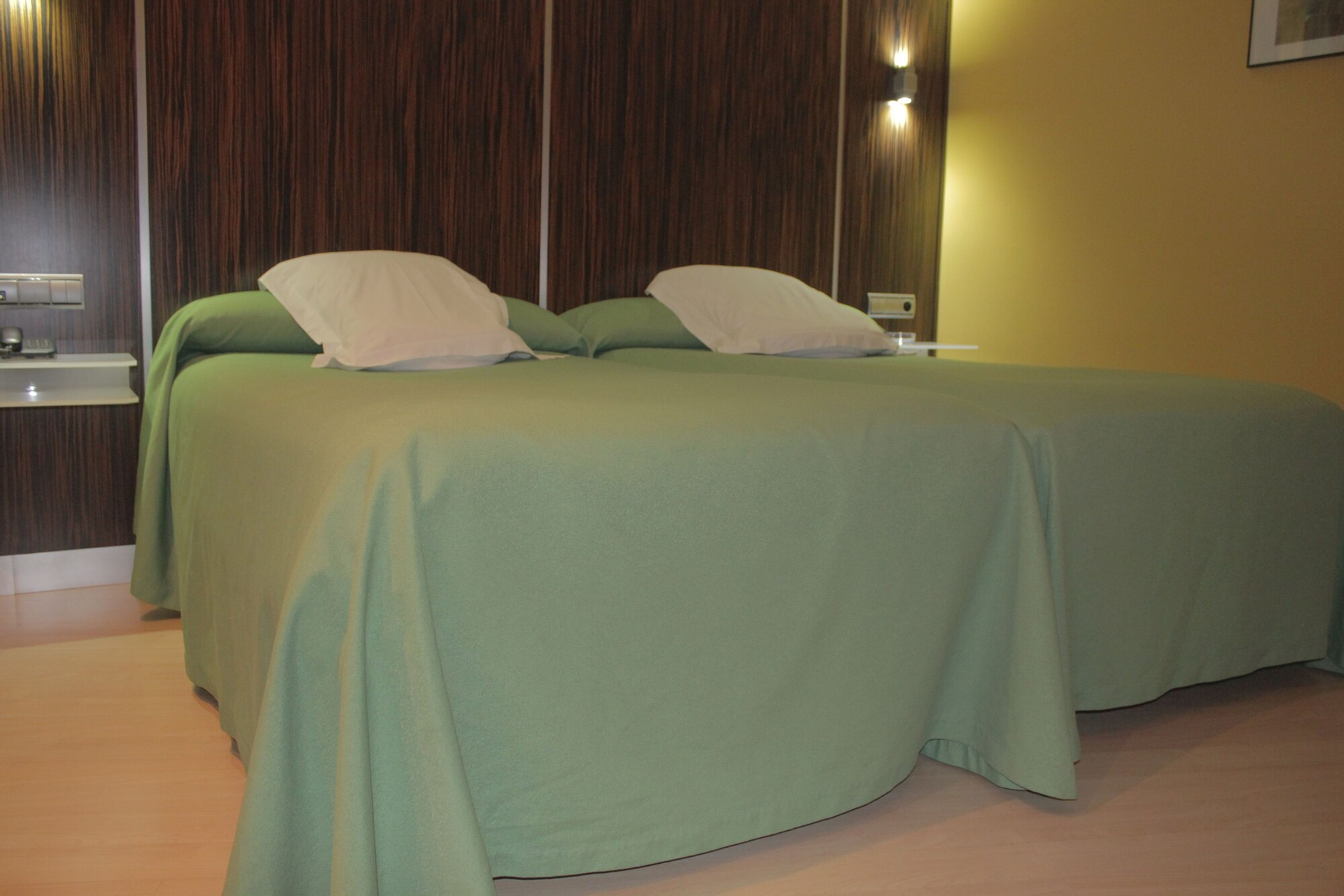 Bedroom 4, Gran Via, Zaragoza